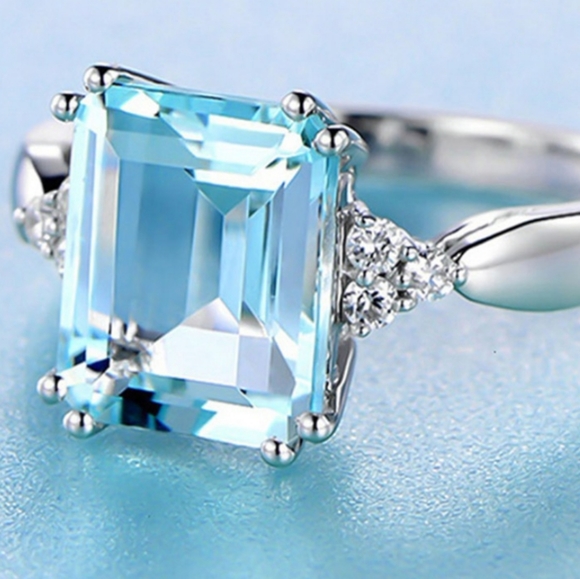Blue Topaz and Cubic Zirconia Ring Silver - Picture 3 of 5